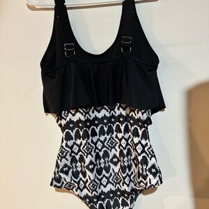 BloomChic Ruffle Top Bathing Suit Size 14/16